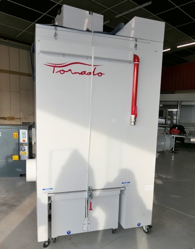 Aspirateur dépoussiéreur TORNADO LS500E